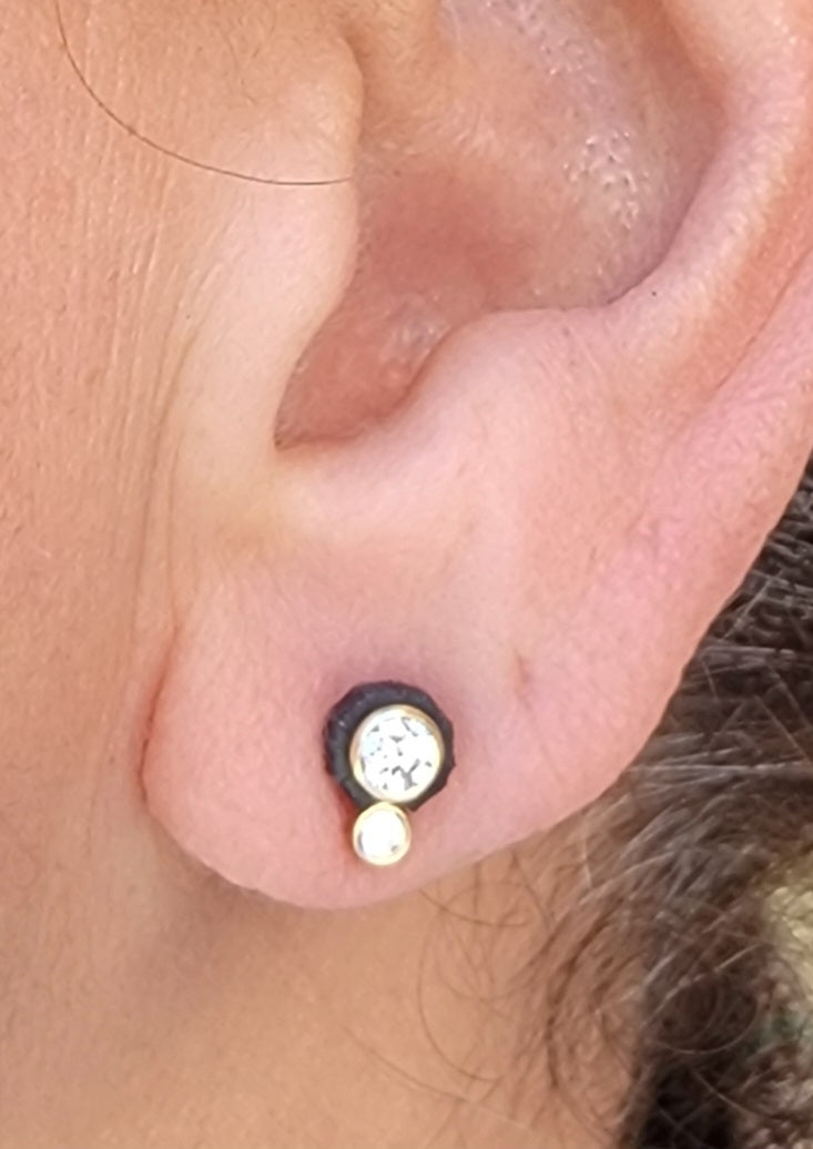 Chroma diamond studs