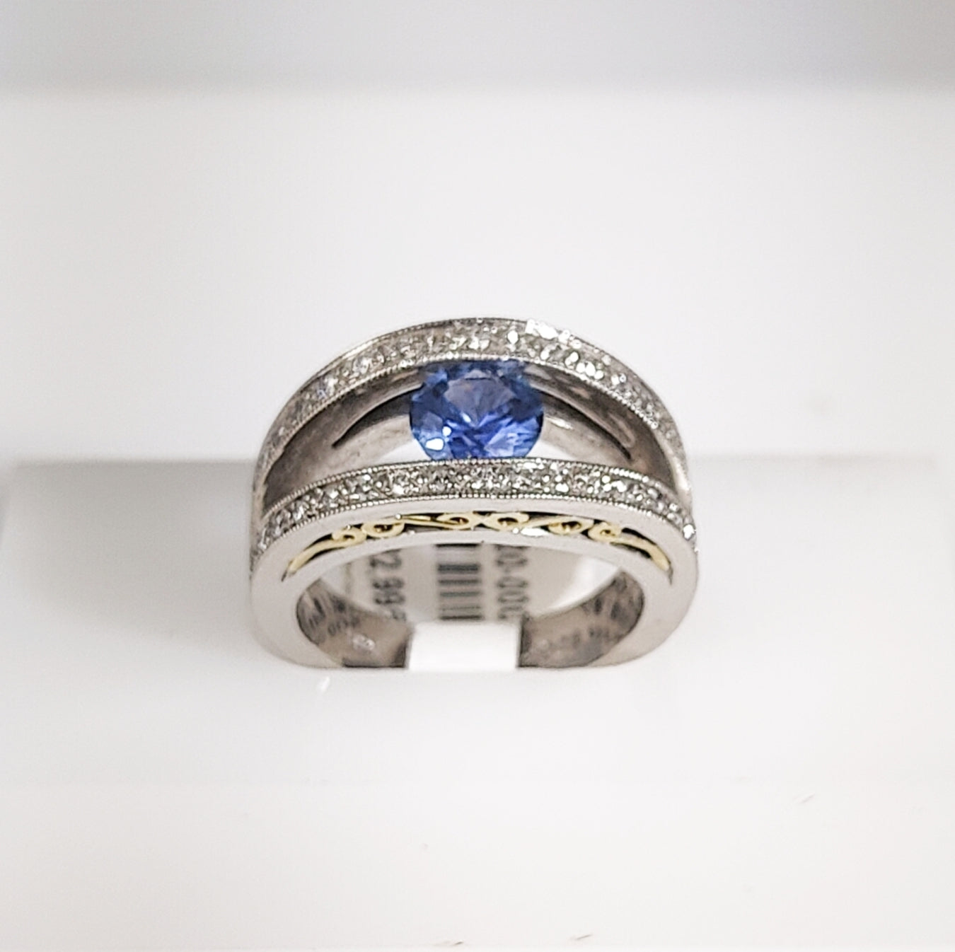 1.03 carat Montana Yogo sapphire platinum and diamond ring