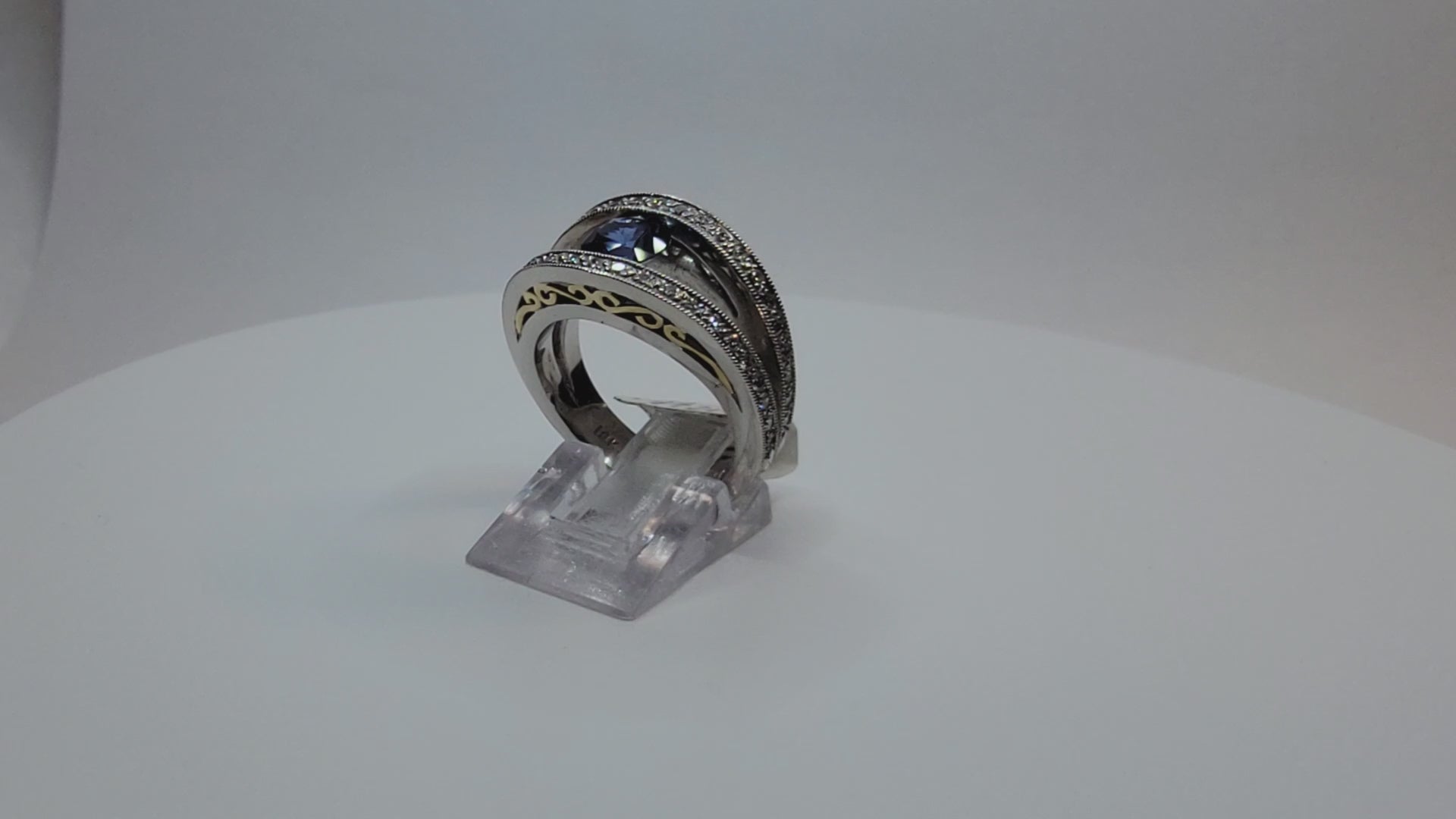 platinum 18k yellow gold 1.03 carat Montana Yogo and diamond ring