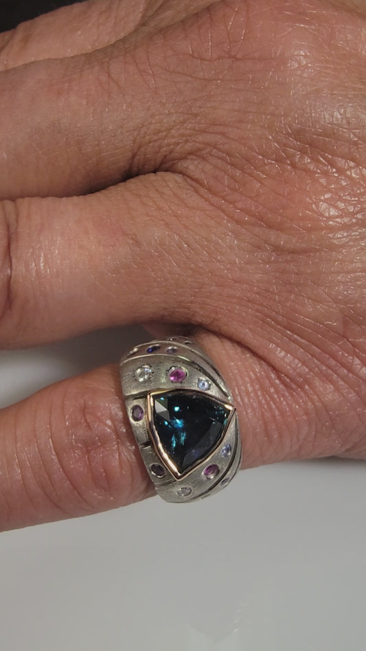 18k gold rare Montana sapphire and diamond ring